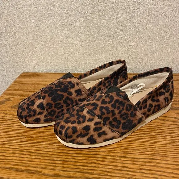 Charlie Paige Leopard Print Canvas Ballet Shoes - Picture 1 of 11